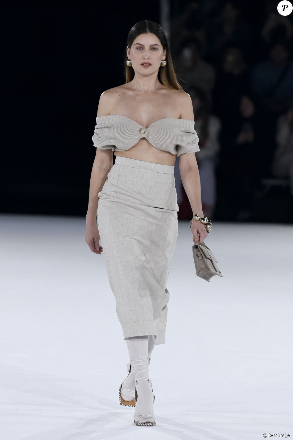 Laetitia Casta - Défilé Jacquemus Homme automne-hiver 20/2021 intitulé 1997 à Paris, le 18 janvier 2020.