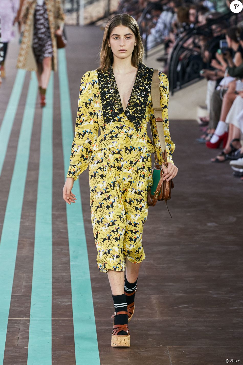 Sahteen Sednaoui, la fille de Laetitia Casta, défile pour Miu Miu (collection croisière 2020) à l'Hippodrome d'Auteuil. Paris, le 29 juin 2019.