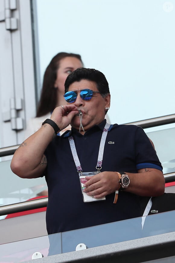 Diego Maradona - Célébrités dans les tribunes opposant la France à l'Argentine lors des 8ème de finale de la Coupe du monde à Kazan en Russie le 30 juin 2018 © Cyril Moreau/Bestimage 