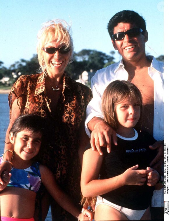 Diego Maradona, Claudia et leurs deux filles en Argentine.