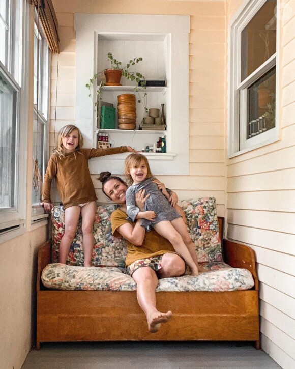 L'influence américaine Emily Mitchell en famille sur Instagram, juin 2020.