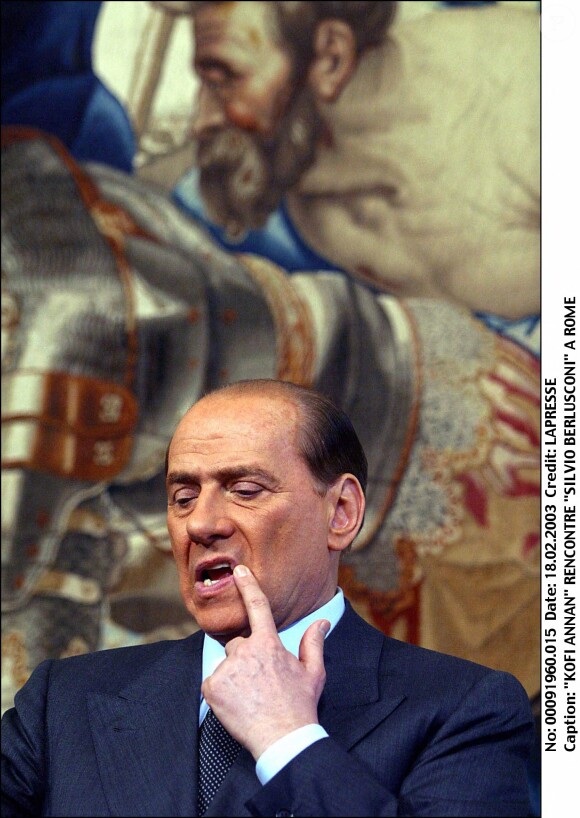 L'ancien chef de gouvernement italien, soigné pour leucémie, avait été hospitalisé vendredi à Milan pour des contrôles prévus
Kofi Annan rencontre Silvio Berlusconi à Rome.