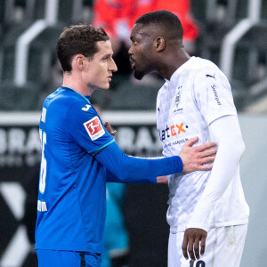 Marcus Thuram a été exclu de la rencontre opposant le Borussia Mönchengladbach au TSG Hoffenheim, après avoir craché au visage du joueur adverse Stefan Posch. Le 19 décembre 2020.