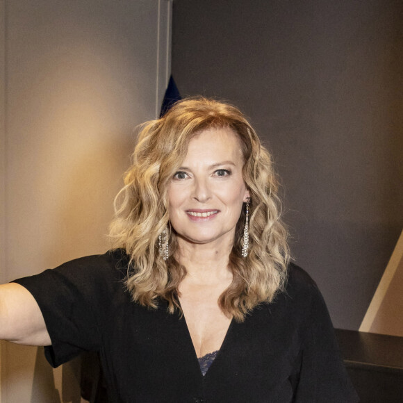 Exclusif - Valérie Trierweiler - Backstage de l'enregistrement de l'émission "Les Grosses Têtes", présentée par Laurent Ruquier et diffuséele 19 décembre sur France 2. Le 8 décembre 2020 © Jack Tribeca / Bestimage 