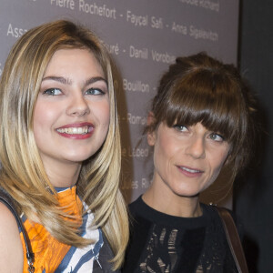 Louane Emera (veste et jupe Dior, sac Diorama de Dior) et Marina Foïs - Photocall de la soirée des "Révélations César 2015" au salon Chaumet à Paris le 12 janvier 2015.