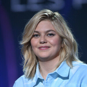 Exclusif - Louane Emera - Enregistrement de l'émission "300 Choeurs chantent Dassin" à Paris, qui sera diffusée le 16 octobre sur France 3. Le divertissement musical "300 Choeurs" fait sa rentrée avec une émission 100 % inédite consacrée à l'un des artistes les plus populaires dans les années 70, Joe Dassin. Toute la soirée, plusieurs générations d'artistes s'associeront aux plus beaux choeurs français pour reprendre à leurs côtés les plus grandes chansons de du chanteur dans des versions créées spécialement pour l'émission. Le 15 septembre 2020 © Tiziano Da Silva / Bestimage