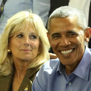 Joe Biden, Jill Biden, Barack Obama et le prince Harry dans les tribunes des Invictus Game 2017 à Toronto, le 29 septembre 2017.