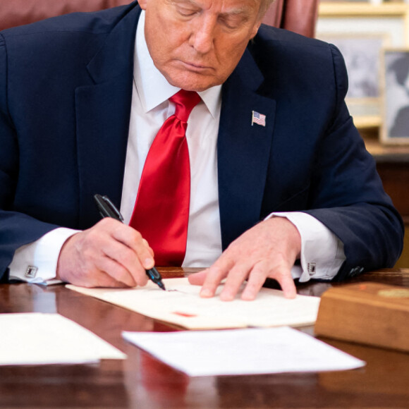 Donald Trump et son épouse Melania dans le bureau ovale de la Maison Blanche. Washington, le 24 juin 2020.