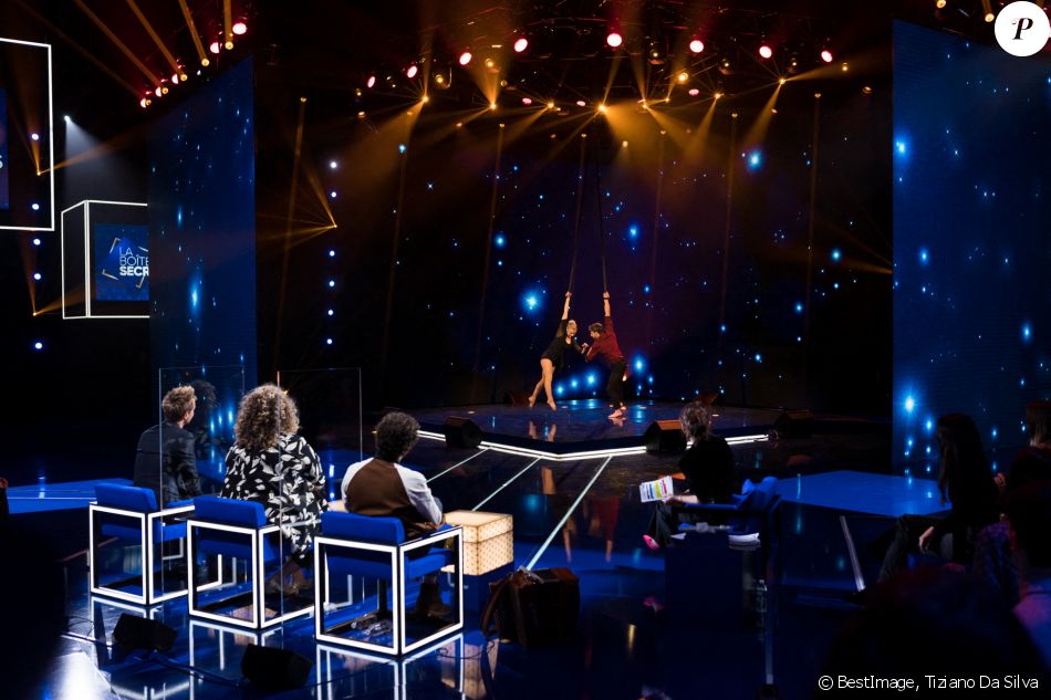 Exclusif - Numéro Voltige (Charlotte et Thomas)(Surprise C.Féraud) - Enregistrement de l'émission "La Boîte à Secrets", présentée par F.Bollaert et qui sera diffusée le 22 janvier sur France 3. Le 18 janvier 2021 © Tiziano Da Silva / Bestimage