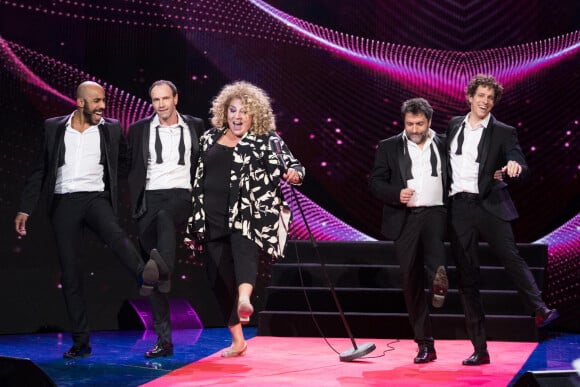 Exclusif - Marianne James et les danseurs de L.Boccolini - Enregistrement de l'émission "La Boîte à Secrets", présentée par F.Bollaert et qui sera diffusée le 22 janvier sur France 3. Le 18 janvier 2021 © Tiziano Da Silva / Bestimage