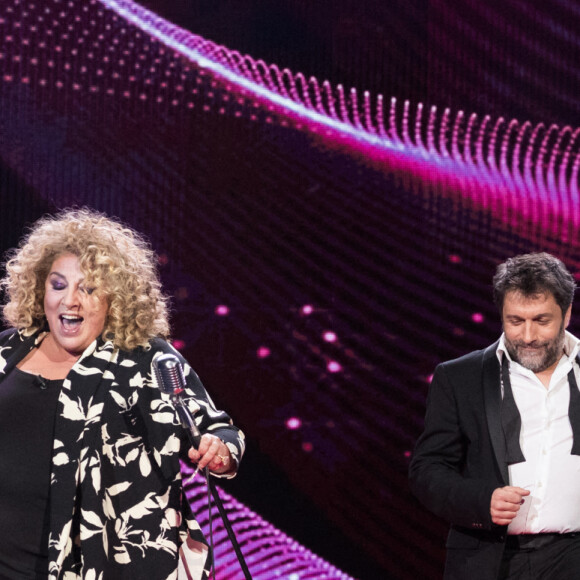 Exclusif - Marianne James et les danseurs de L.Boccolini - Enregistrement de l'émission "La Boîte à Secrets", présentée par F.Bollaert et qui sera diffusée le 22 janvier sur France 3. Le 18 janvier 2021 © Tiziano Da Silva / Bestimage