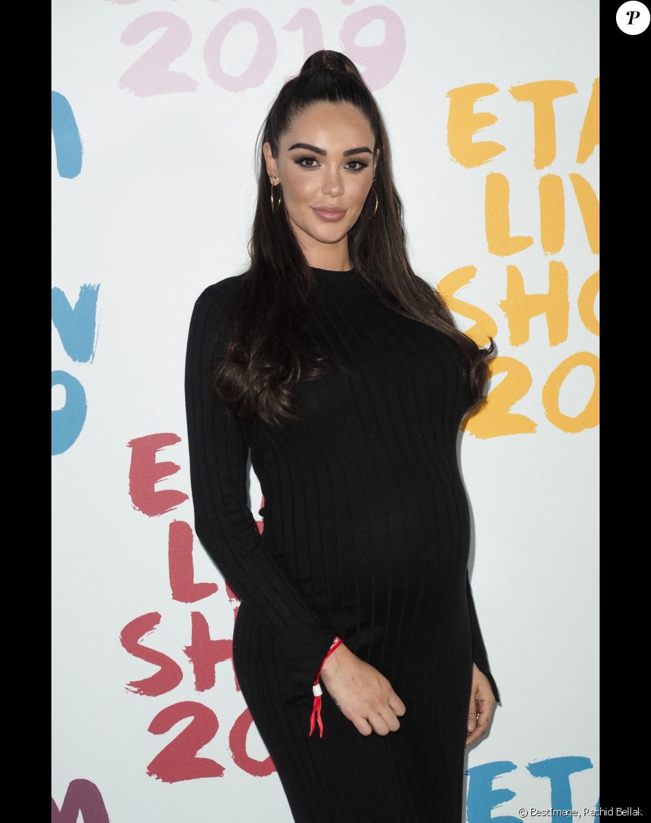 Nabilla Benattia (enceinte) - Photocall - Etam Live Show 2019 au Stade Roland Garros à Paris le 24 septembre 2019. © Rachid Bellak / Bestimage