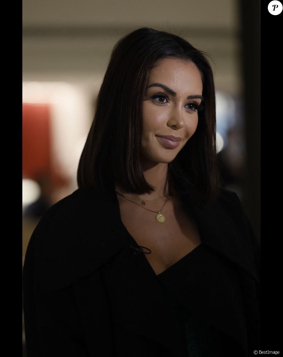 Nabilla Benattia arrive au défilé de mode Vivienne Westwood collection prêt-à-porter Automne-Hiver 2019/2020 lors de la fashion week à Paris, France, le 2 mars 2019.