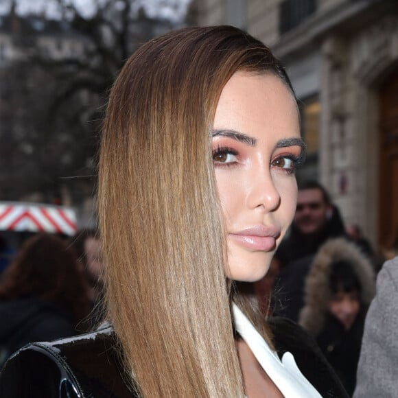 Nabilla Benattia - Arrivées au défilé de mode Haute-Couture printemps-été 2019 "Jean-Paul Gaultier" à Paris le 23 janvier 2019.