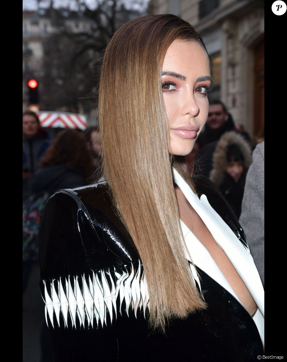 Nabilla Benattia - Arrivées au défilé de mode Haute-Couture printemps-été 2019 "Jean-Paul Gaultier" à Paris le 23 janvier 2019.