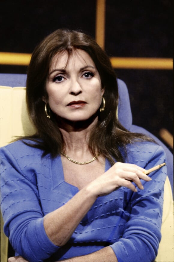 Marie-France Pisier sur le plateau de l'émission TV " Ciel, mon Mardi !". Le 3 juin 1992