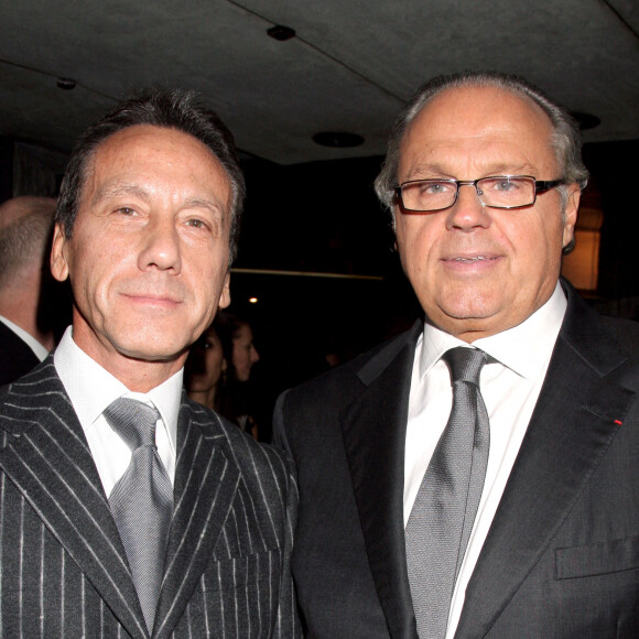 Info - Gérard Louvin et son mari visés par une plainte pour viols sur mineur et complicité de viols
