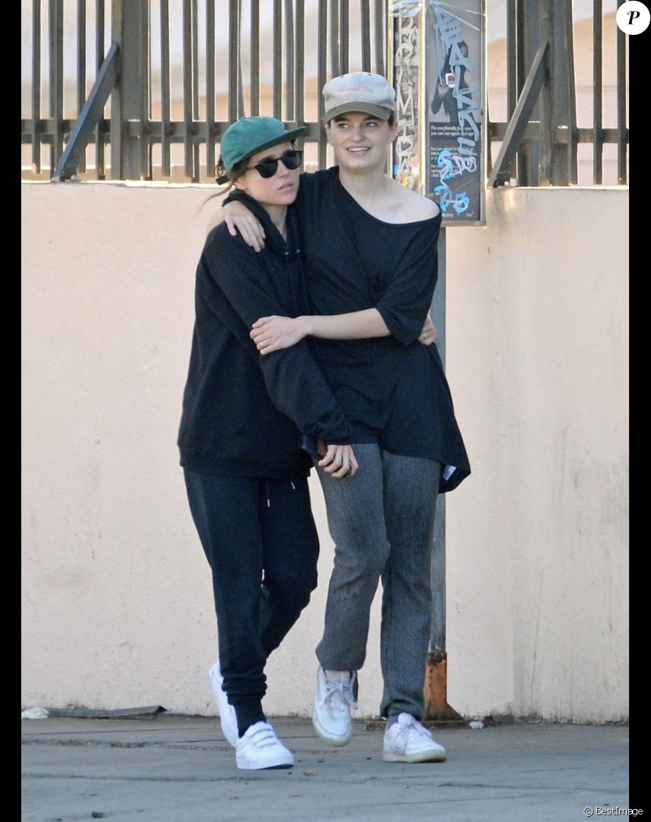 Exclusif - Elliot Page et sa femme Emma Porter se promènent à Los Angeles quelques jours après avoir célébré leur mariage le 5 janvier 2018