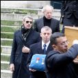  Lambert Wilson et son frère Jean-Marie lors des obsèques de leur père Georges à l'église Saint Roch, à Paris. 
  