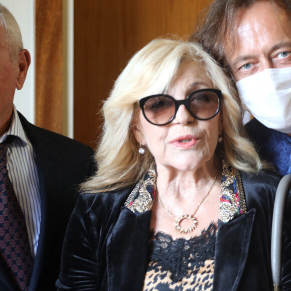 Exclusif - La chanteuse Nicoletta et son mari Jean-Christophe Molinier - Mariage du célèbre restaurateur de Deauville J.Aviegne, dit Miocque, à Deauville. Le 19 septembre 2020 © Daniel Angeli / Bestimage 