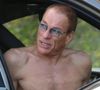 Exclusif - Jean-Claude Van Damme, torse nu, fume un joint avec des amis proche d'une plage de Malibu, Los Angeles, Californie, Etats-Unis.