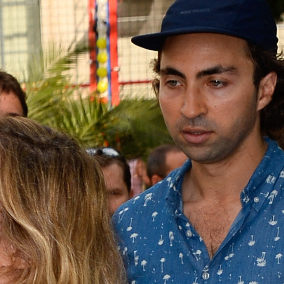 Marilou Berry et son compagnon Arnaud Schneider à l'inauguration de la fête des Tuileries organisée par Caroline Barclay. Le 24 juin 2016. © Coadic Guirec / Bestimage