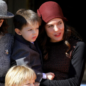 La princesse Caroline de Hanovre, Charlotte Casiraghi, son fils Raphaël Elmaleh, Sacha Casiraghi - La famille princière de Monaco au balcon du palais lors de la fête nationale monégasque, à Monaco, le 19 novembre 2017. © Dominique Jacovides/Bestimage 