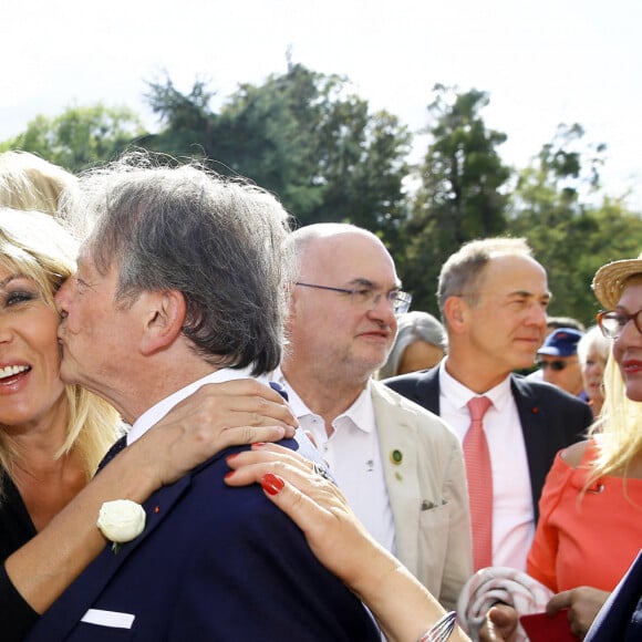 Exclusif - Véronique Jannot, Mathilde Seigner et Mario Luraschi - Cérémonie de mariage de Mario Luraschi et Clémence Faivre à l'Abbaye de Chaalis. Le 15 septembre 2018. © Jacovides-Moreau/Bestiamge