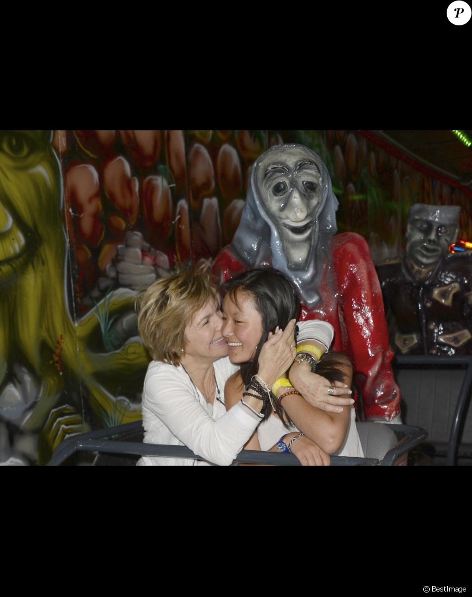 Véronique Jannot et sa fille adoptive Migmar - Inauguration de la Fête des Tuileries à Paris le 26 juin 2015.