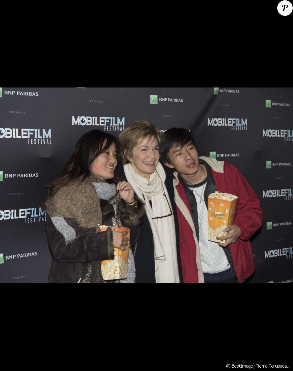 Véronique Jannot et sa fille adoptive Migmar - Mobile Film Festival au cinéma MK2 Bibliothèque à Paris, le 28 février 2017. © Pierre Perusseau/Bestimage