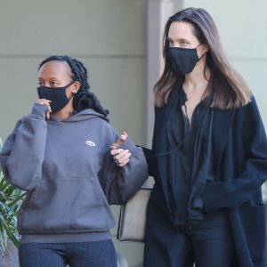 Exclusif - Angelina Jolie et sa fille Zahara Jolie-Pitt s'offrent une journée shopping mère-fille à Los Angeles.