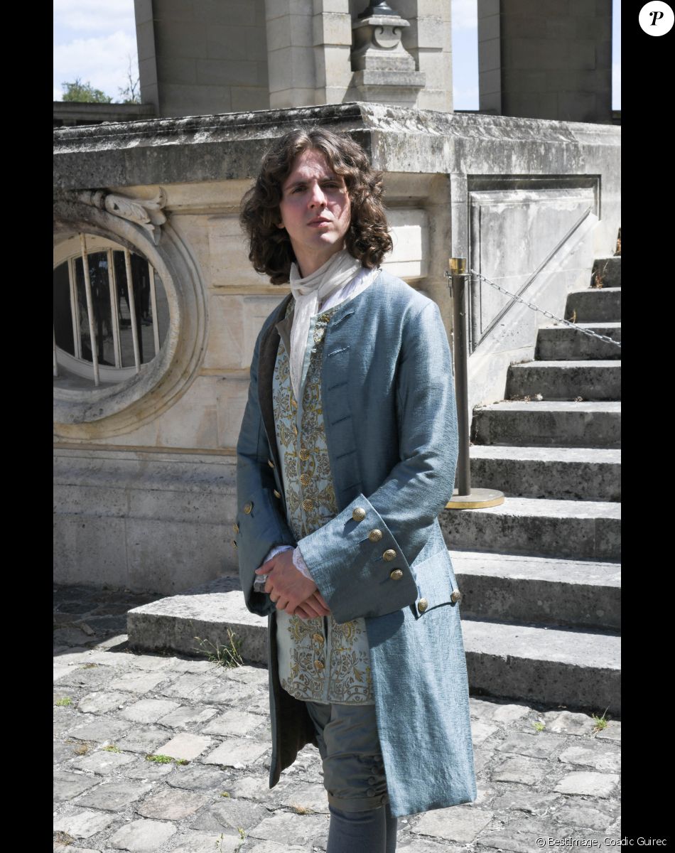 Thomas Solivéres - Tournage de la série télévisée "Les Aventures du jeune Voltaire" au Château de Chantilly. © Coadic Guirec/Bestimage