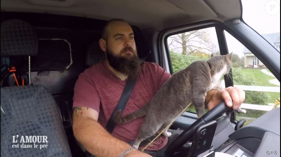 Valentin L Amour Est Dans Le Pre 2021 Trompe Par Son Ex L Amour Propre En Prend Un Coup Le Diaporama Purepeople