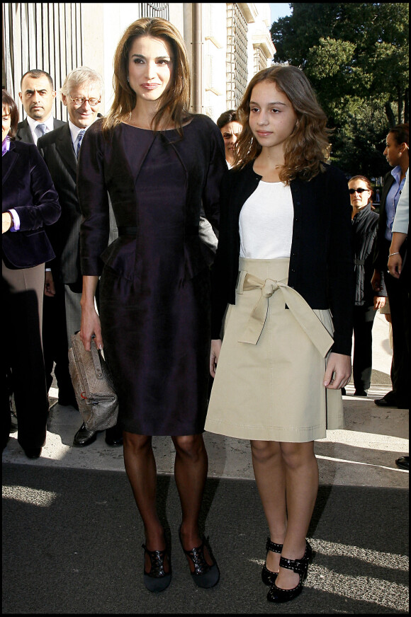 Rania de Jordanie et sa fille Iman à Rome en 2009.