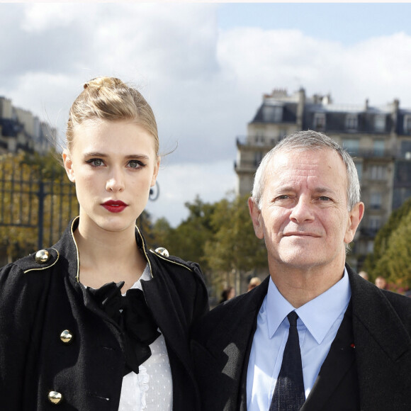 Gaia Weiss et Francis Huster - People au défilé Christian Dior prêt-à-porter printemps-été 2013 à Paris. Le 28 septembre 2012.
