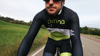 Fernando Alonso, victime d'un grave accident : le champion renversé par une voiture et bientôt opéré du visage