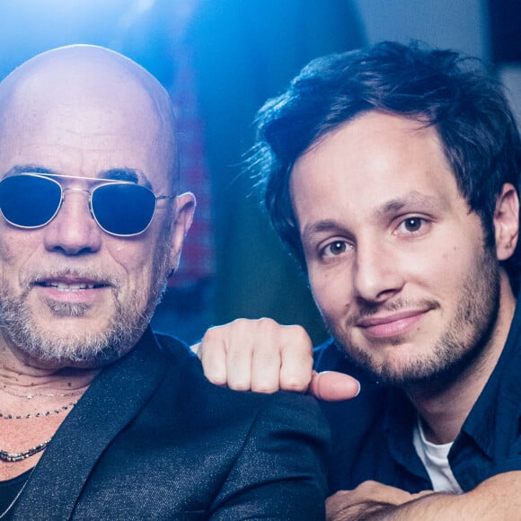 Exclusif - Pascal Obispo et Vianney - Backstage artistes avant le direct de l'émission "Tous ensemble pour la musique" pour la fête de la musique 2020 à l'AccorHotels Arena à Paris le 19 juin 2020. © Cyril Moreau / Veeren Ramsamy / Bestimage