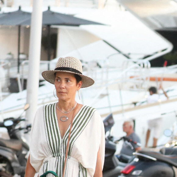 Cristina Cordula et son mari Frédéric Cassin sur le port de Saint-Tropez le 31 Juillet 2020.