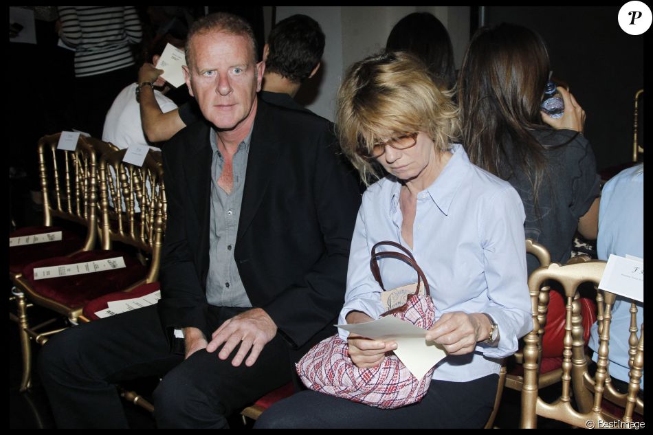 Miou-Miou et son compagnon Jean Teulé - Défilé Jean-Paul Gaultier à Paris. Le 1er octobre 2011.