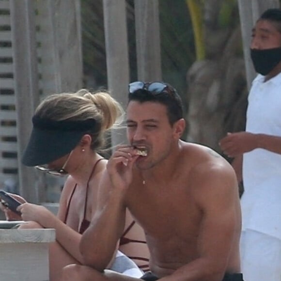 Exclusif - La fille de Madonna, Lourdes Leon, et son petit ami Jonathan Puglia profitent d'un après-midi ensoleillé en amoureux à Tulum. Le 30 janvier 2021.
