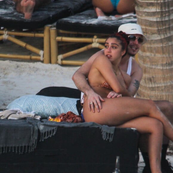 Exclusif - La fille de Madonna, Lourdes Leon, et son petit ami Jonathan Puglia profitent d'un après-midi ensoleillé en amoureux à Tulum. Le 30 janvier 2021.