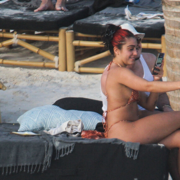 Exclusif - La fille de Madonna, Lourdes Leon, et son petit ami Jonathan Puglia profitent d'un après-midi ensoleillé en amoureux à Tulum. Le 30 janvier 2021.