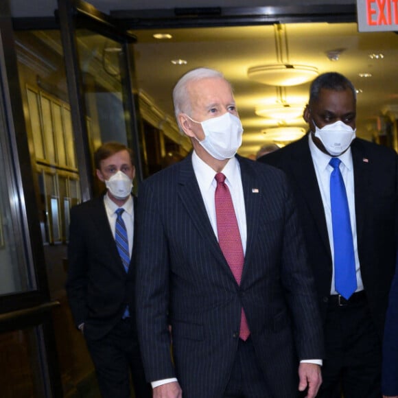 Le Président américan Joe Biden, la vice-présidente Kamala Harris et le secrétaire à la Défense Lloyd Austin visitent Le Pentagone à Arlington, Virginie, Etats-Unis, le 10 février 2021. © Planet Pix/Zuma Press/Bestimage 