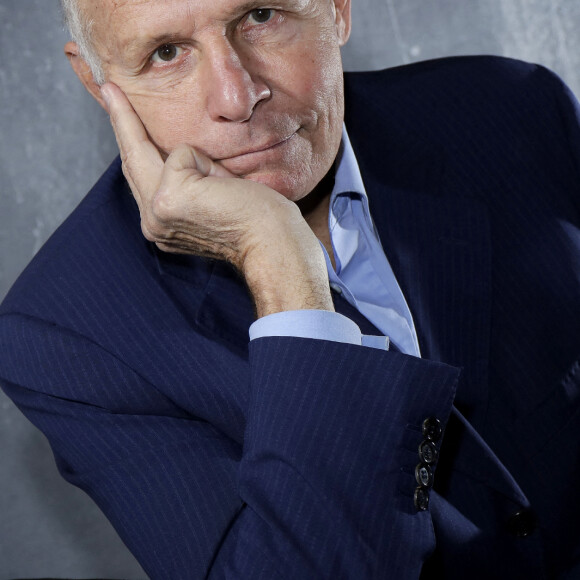 Exclusif - Portrait de Patrick Poivre d'Arvor (PPDA). Le 1er décembre 2020 © Cédric Perrin / Bestimage 