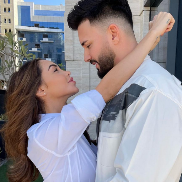 Nabilla poursuivie en justice pour vol et escroquerie par son ancien manager - Instagram