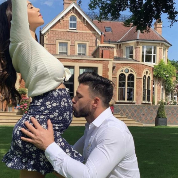 Thomas Vergara partage des photos de son couple avec Nabilla pour leur huit ans d'amour - Snapchat, 13 janvier 2021