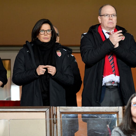 Camille Gottlieb, la princesse Stéphanie de Monaco, le prince Albert II de Monaco et Louis Ducruet dans les tribunes lors du match de Ligue 1 opposant l'AS Monaco au Paris Saint-Germain, au stade Louis-II, à Monaco, le 15 janvier 2020. Le PSG a gagné 4-1. Match au profit de Fight Aids Monaco. © Bruno Bebert/Bestimage