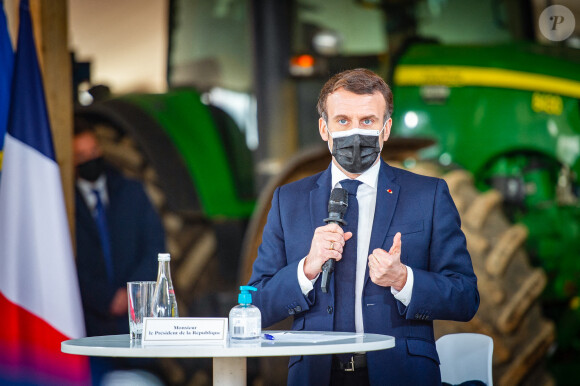 Emmanuel Macron participe à une table ronde avec le monde agricole. Le 23 février 2021. © Eric Tschaen/Pool/Bestimage