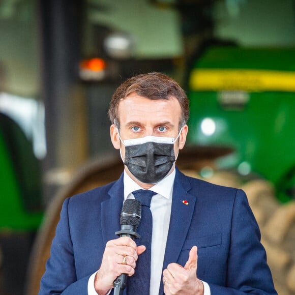 Emmanuel Macron participe à une table ronde avec le monde agricole. Le 23 février 2021. © Eric Tschaen/Pool/Bestimage