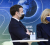 Emmanuel Macron et sa femme Brigitte en visite au Centre national d'études spatiales de Paris. Le 18 février 2021. © Eliot Blondet / Pool / Bestimage